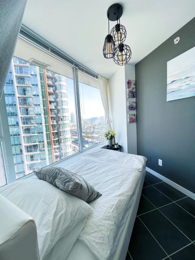 Downtown 4Bd 2Ba View Skytrain 2 Free Parking Lägenhet Vancouver Exteriör bild